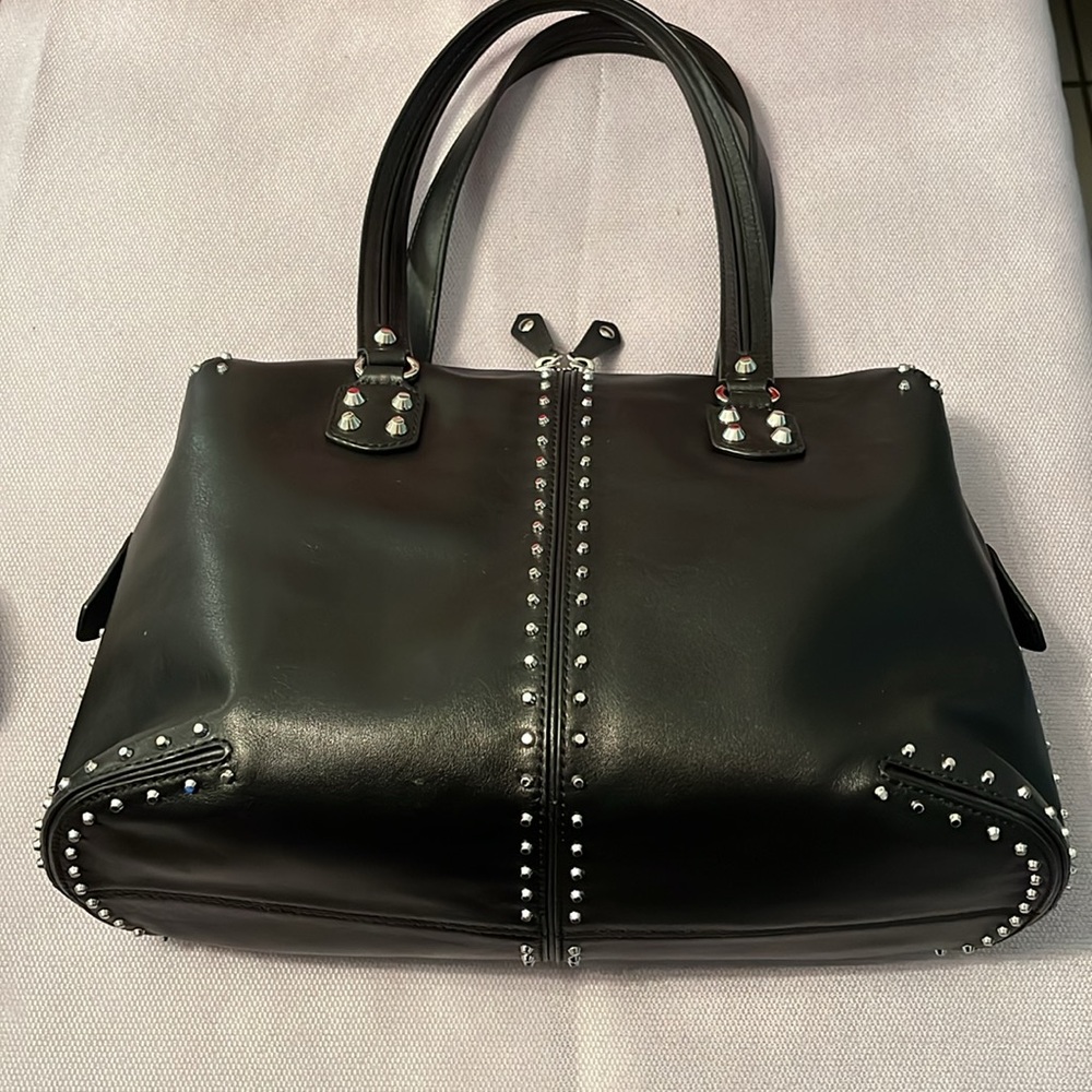 BNWT Michael Kors Astor Large Shoulder Tote. Black leather, silver studded.